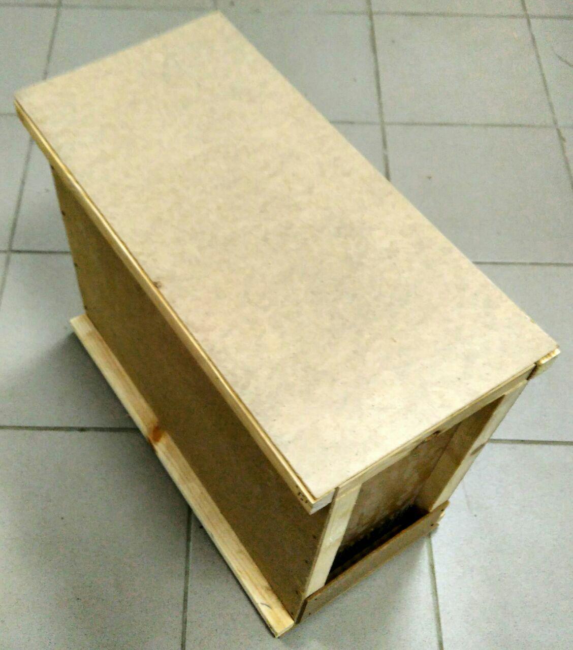 Ящик для пчелопакета на 4 рамки Дадан